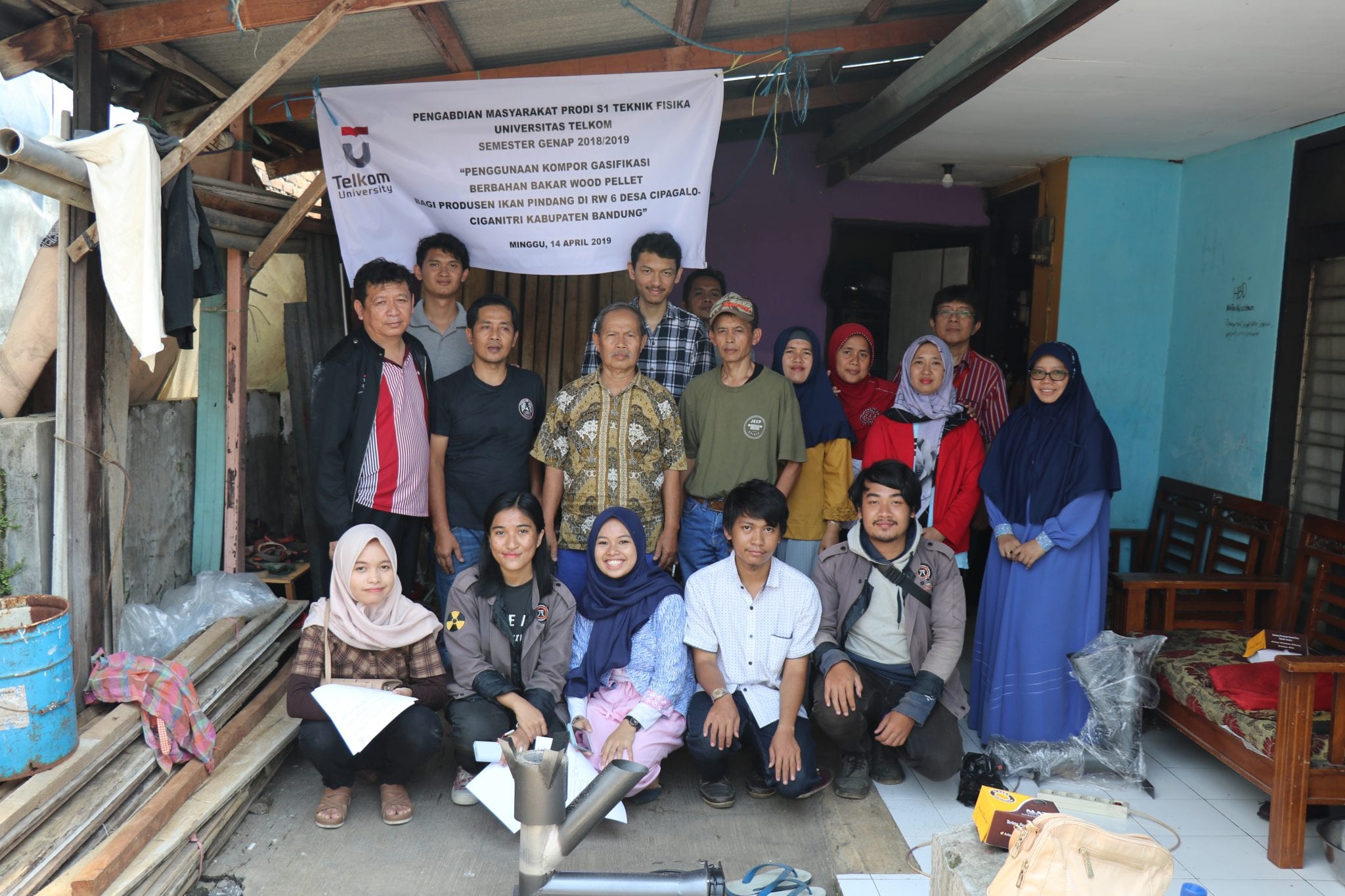 Pemanfaatan kompor gasifikasi berbasis wood pellet bagi produsen ikan pindang di Bandung